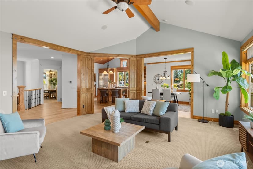 Property photo for 18608 Sound View Place, Edmonds photo 9