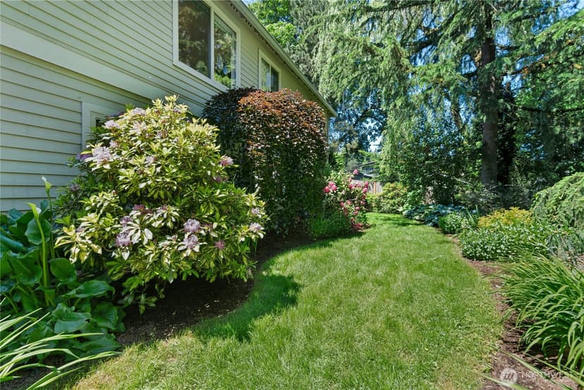 Property photo for 14222 108th Avenue NE, Kirkland photo 32