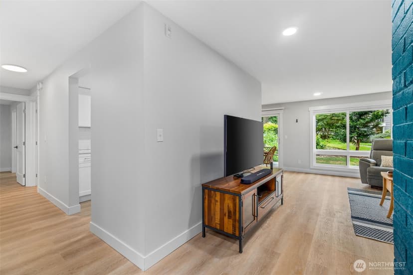 Property photo for 15212 NE 8th Street #F13, Bellevue photo 6