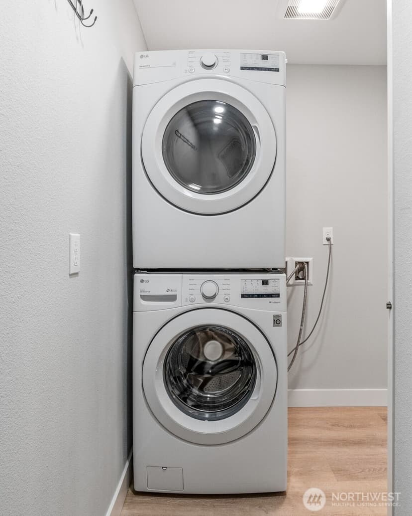 Property photo for 15212 NE 8th Street #F13, Bellevue photo 13