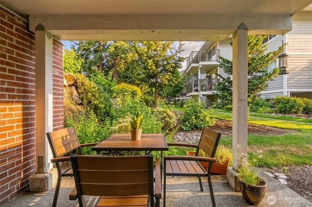 Property photo for 15212 NE 8th Street #F13, Bellevue photo 2
