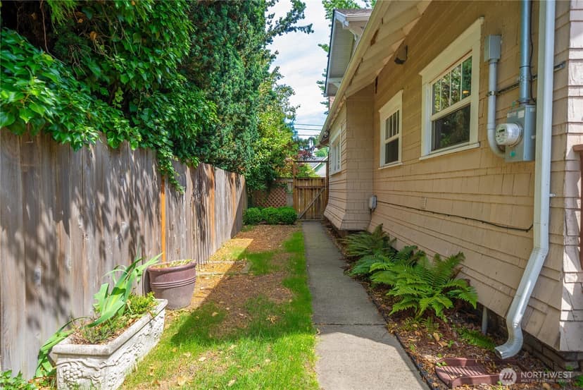 Property photo for 518 W Pioneer, Puyallup photo 33