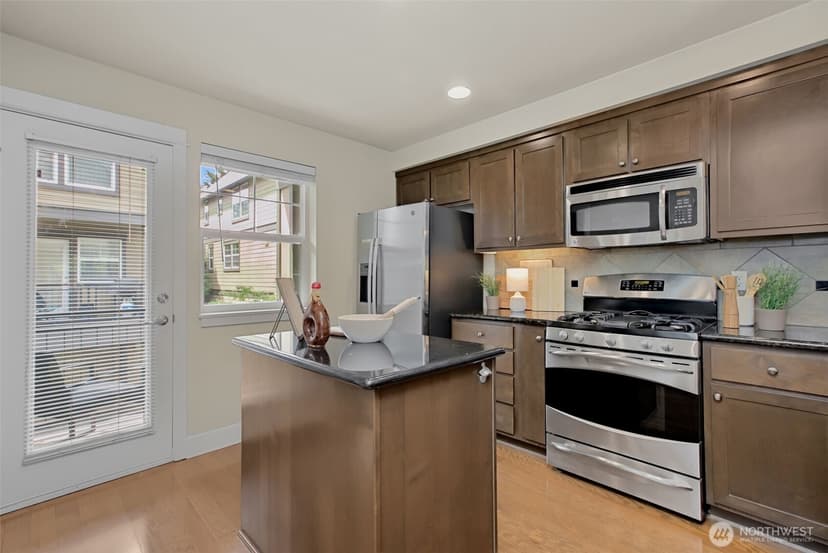 Property photo for 2707 SW Sylvan Heights Drive, Seattle photo 11