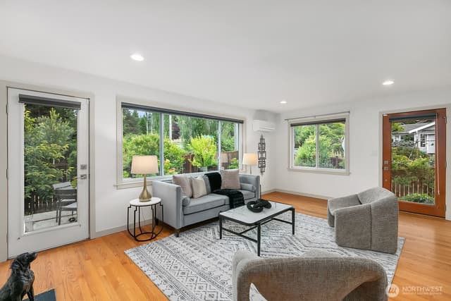 Property photo for 2302 S Spokane Street, Seattle photo 4