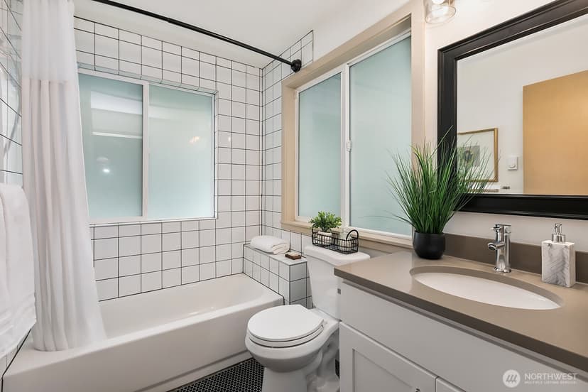 Property photo for 2302 S Spokane Street, Seattle photo 11