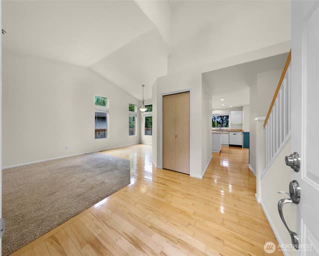 Property photo for 7015 76th Drive NE, Marysville photo 4