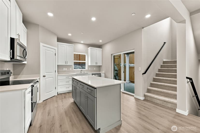 Property photo for 13901 11th Place W #B, Lynnwood photo 6