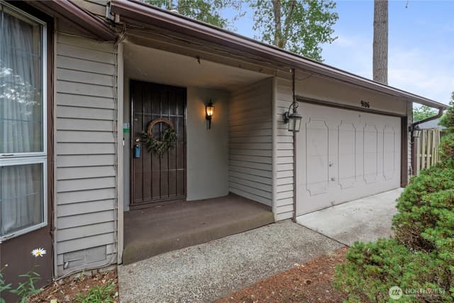 Property photo for 9106 Zircon Drive SW, Lakewood photo 3