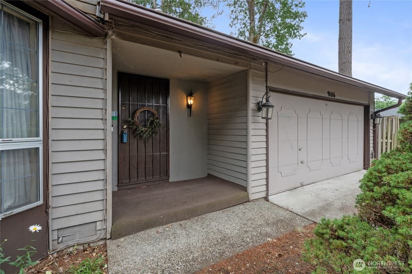 Property photo for 9106 Zircon Drive SW, Lakewood photo 3