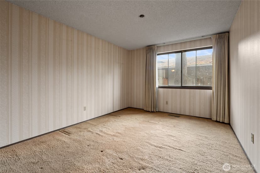Property photo for 9106 Zircon Drive SW, Lakewood photo 11