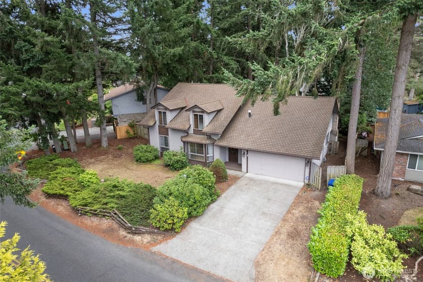Property photo for 9106 Zircon Drive SW, Lakewood photo 2