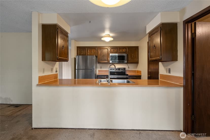 Property photo for 9106 Zircon Drive SW, Lakewood photo 7