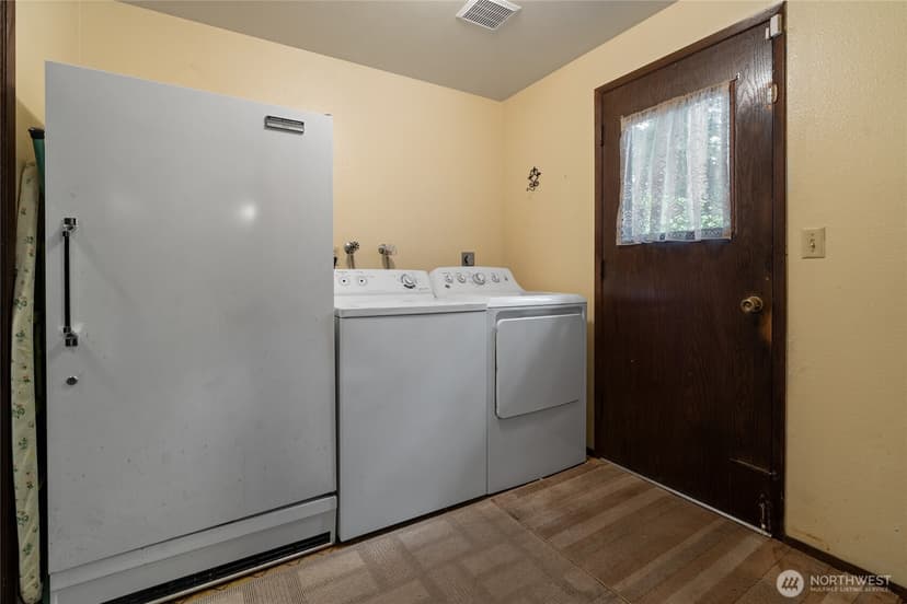 Property photo for 9106 Zircon Drive SW, Lakewood photo 23
