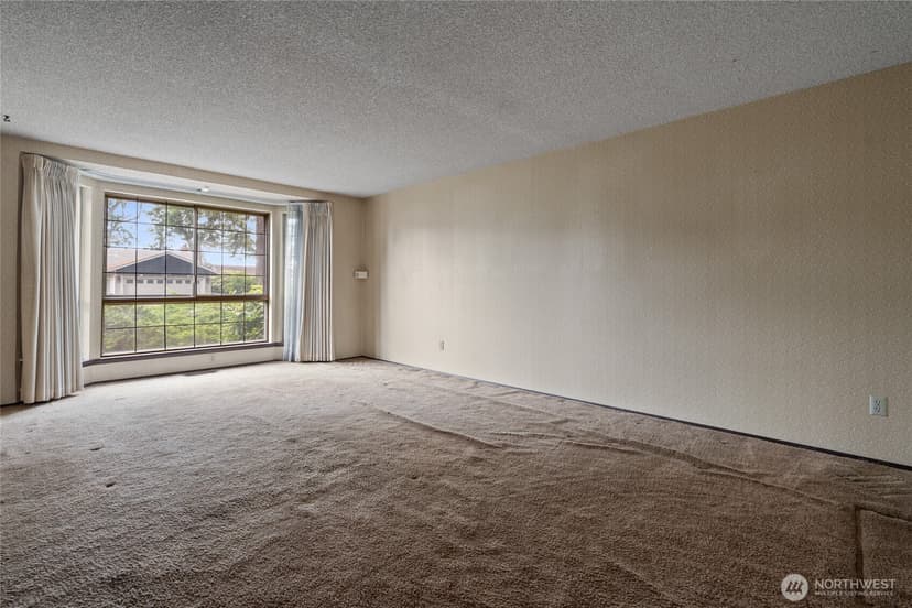 Property photo for 9106 Zircon Drive SW, Lakewood photo 5