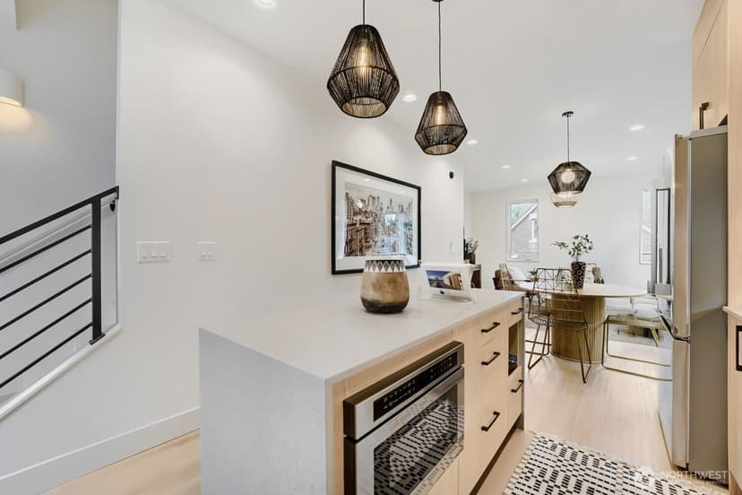Property photo for 2626 58th Avenue SW #B, Seattle photo 11