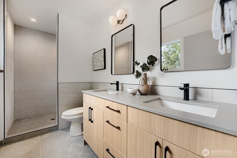 Property photo for 2626 58th Avenue SW #B, Seattle photo 15