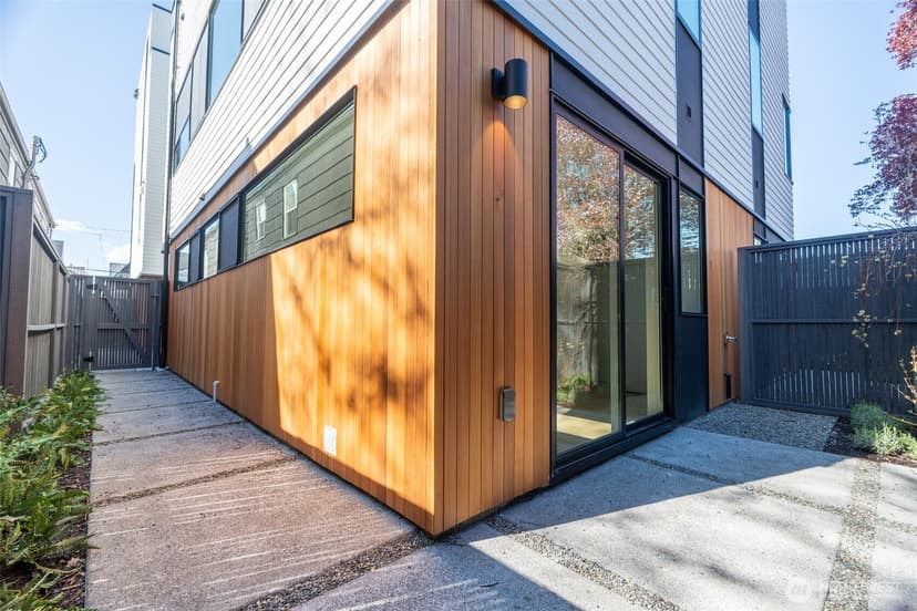 Property photo for 2626 58th Avenue SW #B, Seattle photo 34