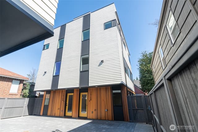 Property photo for 2626 58th Avenue SW #B, Seattle photo 4