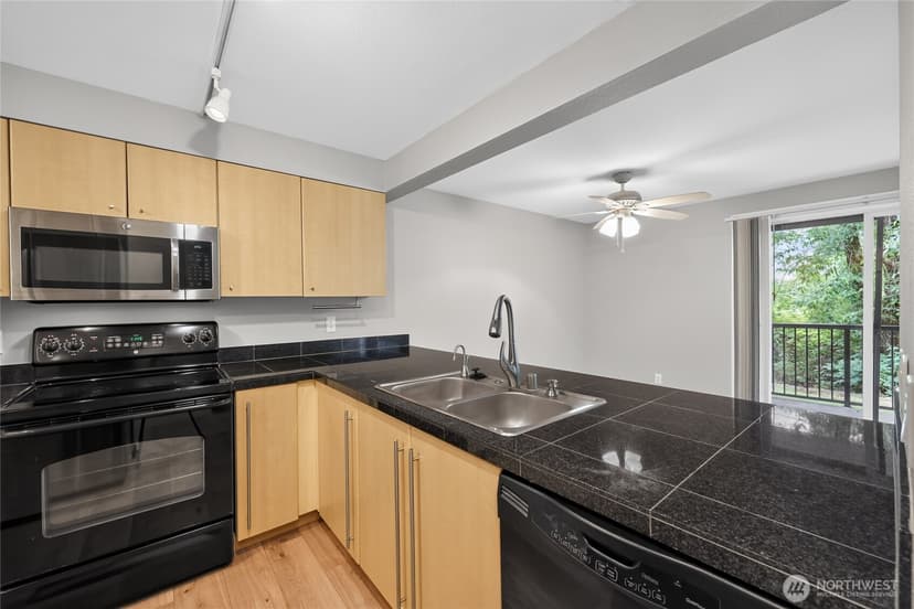 Property photo for 11313 NE 128th Street #E104, Kirkland photo 6