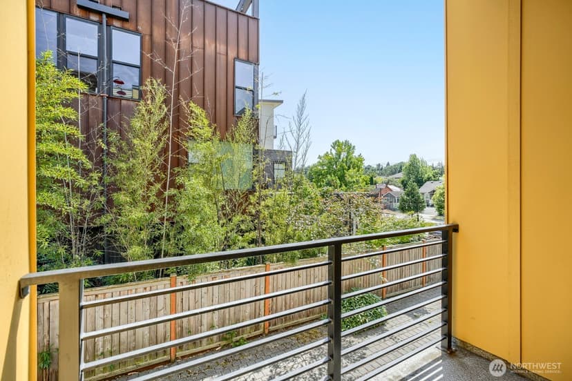 Property photo for 5206 Delridge Way SW #B, Seattle photo 2