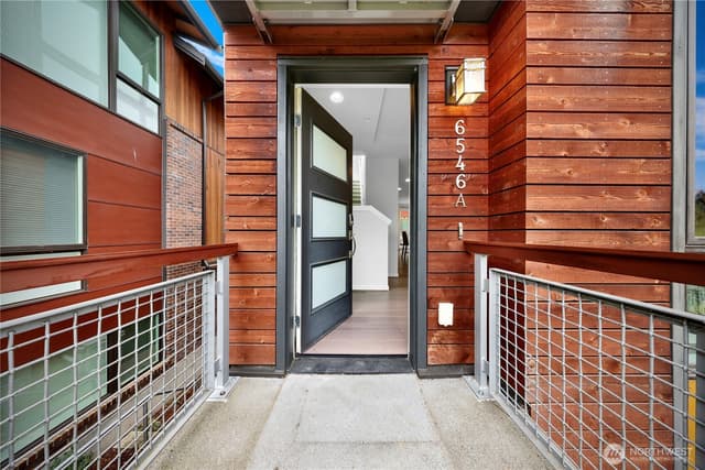 Property photo for 6546 32nd Avenue NE #A, Seattle photo 3