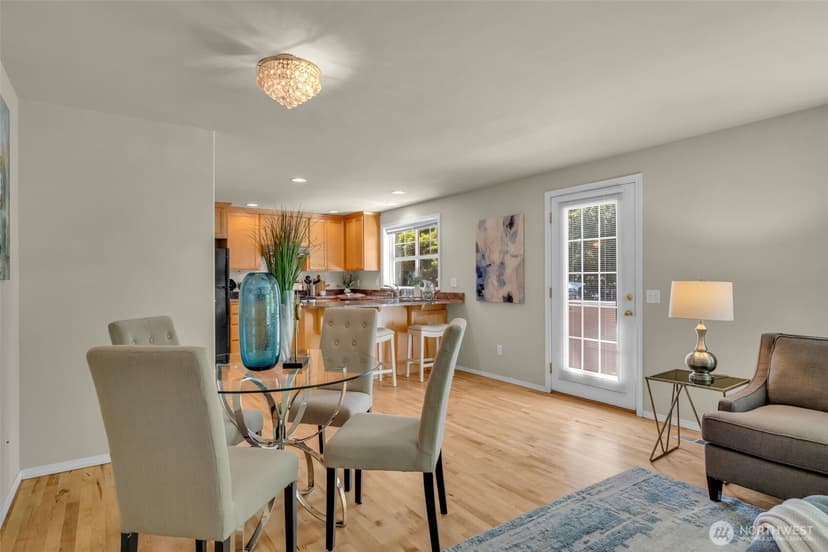 Property photo for 4720 Interlake Avenue N, Seattle photo 10