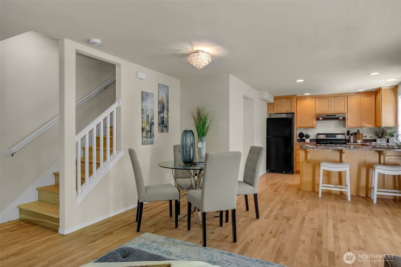 Property photo for 4720 Interlake Avenue N, Seattle photo 9