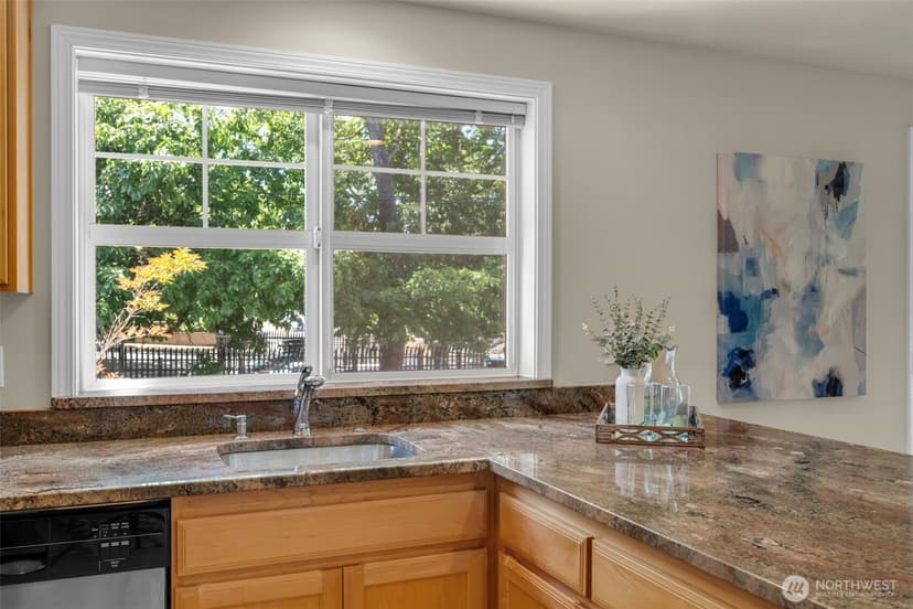 Property photo for 4720 Interlake Avenue N, Seattle photo 19