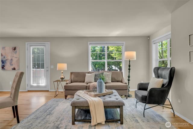 Property photo for 4720 Interlake Avenue N, Seattle photo 5