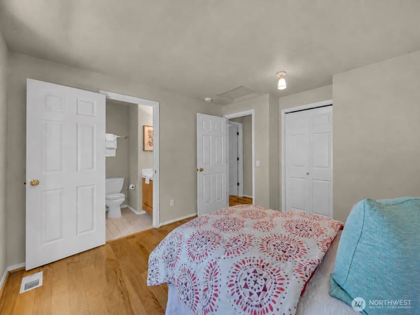 Property photo for 4720 Interlake Avenue N, Seattle photo 27