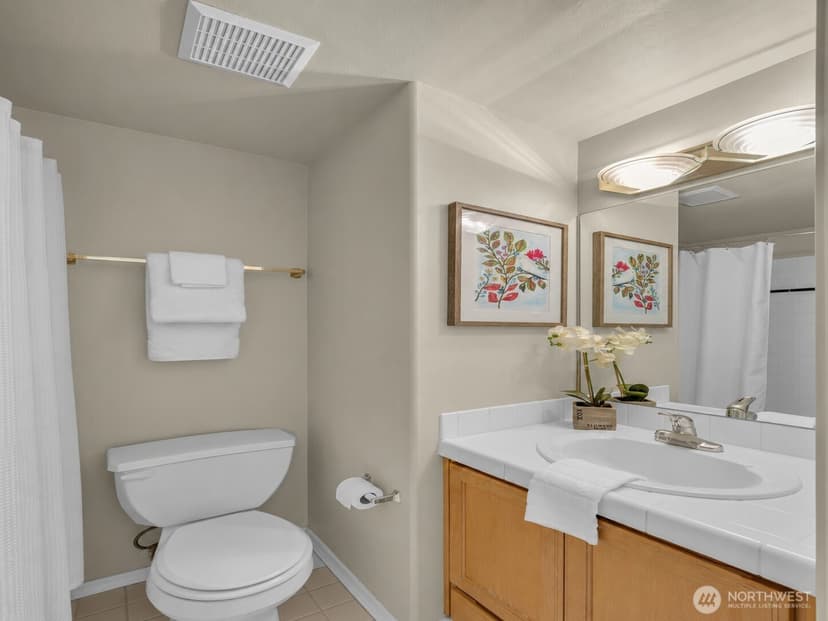 Property photo for 4720 Interlake Avenue N, Seattle photo 28