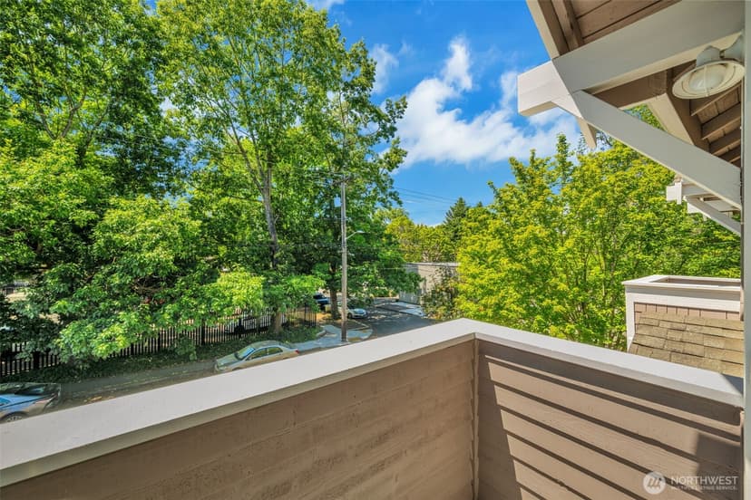Property photo for 4720 Interlake Avenue N, Seattle photo 29