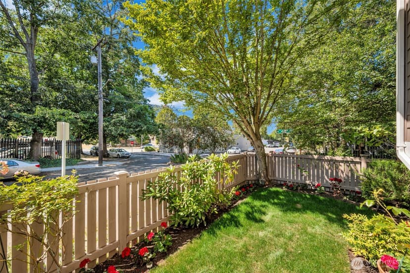 Property photo for 4720 Interlake Avenue N, Seattle photo 33