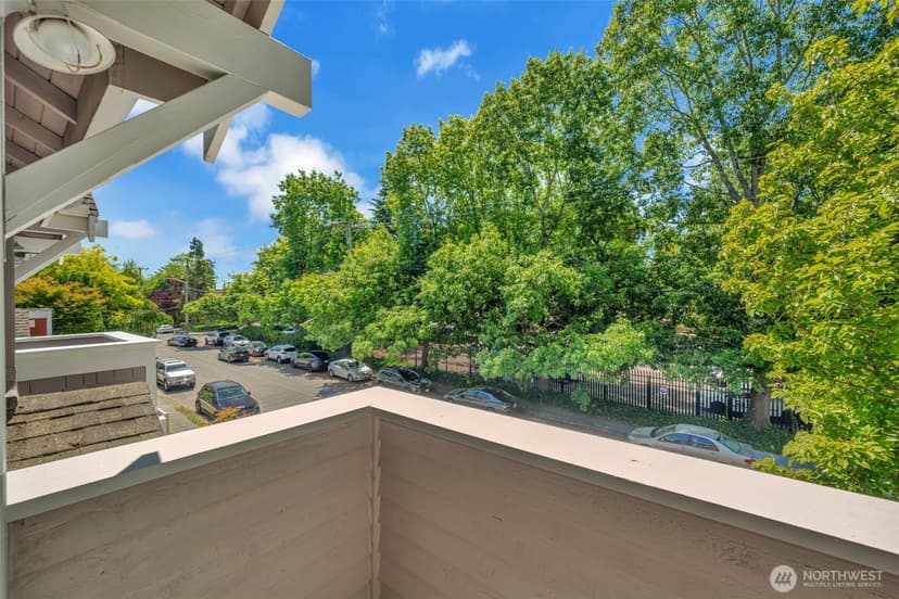 Property photo for 4720 Interlake Avenue N, Seattle photo 25