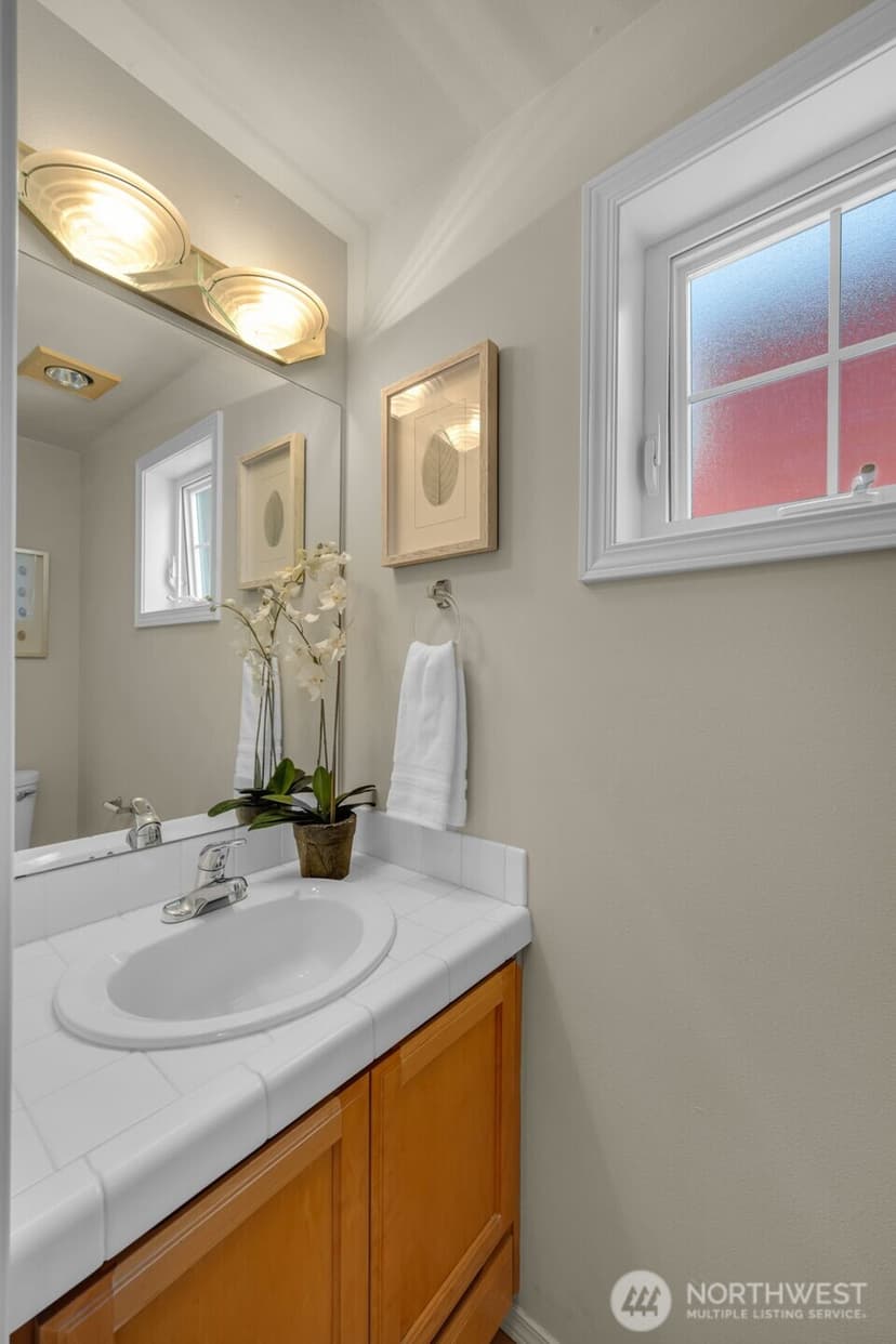 Property photo for 4720 Interlake Avenue N, Seattle photo 20