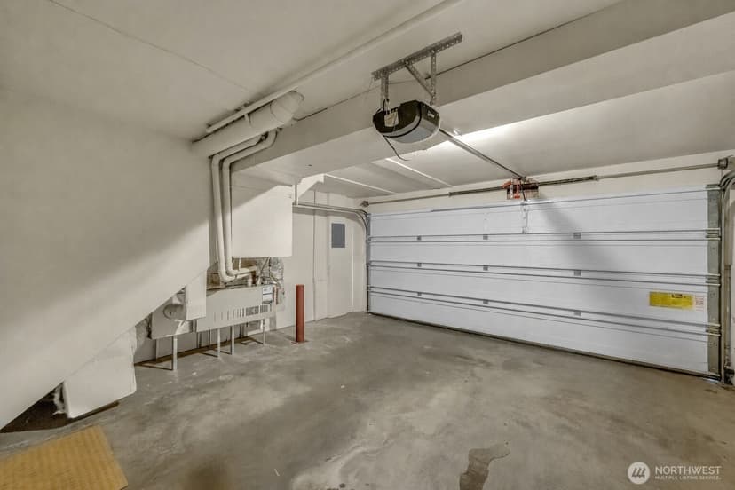 Property photo for 4720 Interlake Avenue N, Seattle photo 37