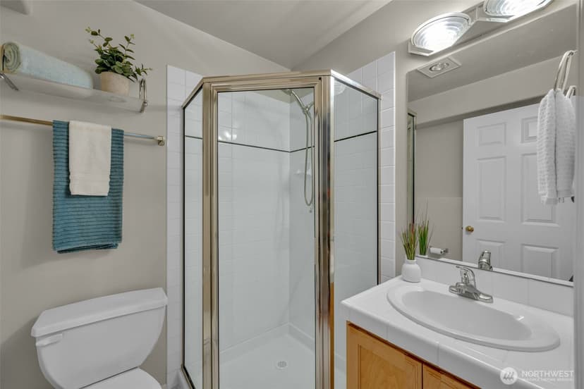Property photo for 4720 Interlake Avenue N, Seattle photo 32