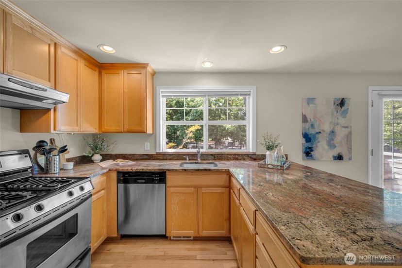 Property photo for 4720 Interlake Avenue N, Seattle photo 18