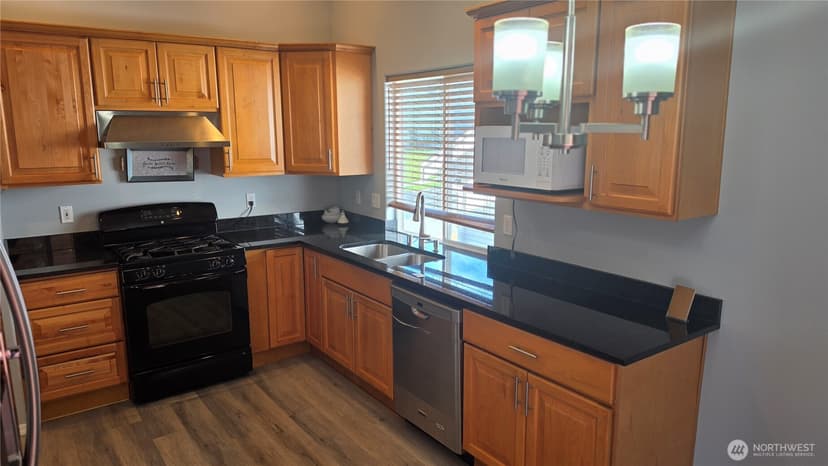 Property photo for 2721 151 Place SW, Lynnwood photo 9