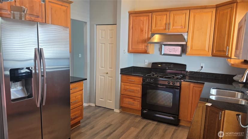Property photo for 2721 151 Place SW, Lynnwood photo 10