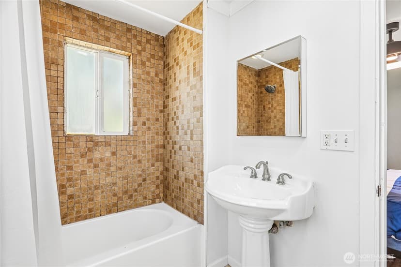 Property photo for 4718 S Victor Street, Seattle photo 19