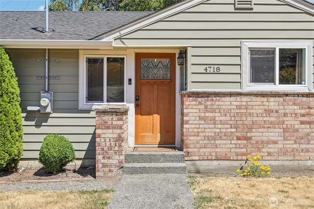 Property photo for 4718 S Victor Street, Seattle photo 3