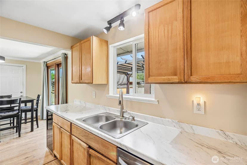 Property photo for 4718 S Victor Street, Seattle photo 8