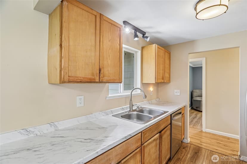Property photo for 4718 S Victor Street, Seattle photo 9