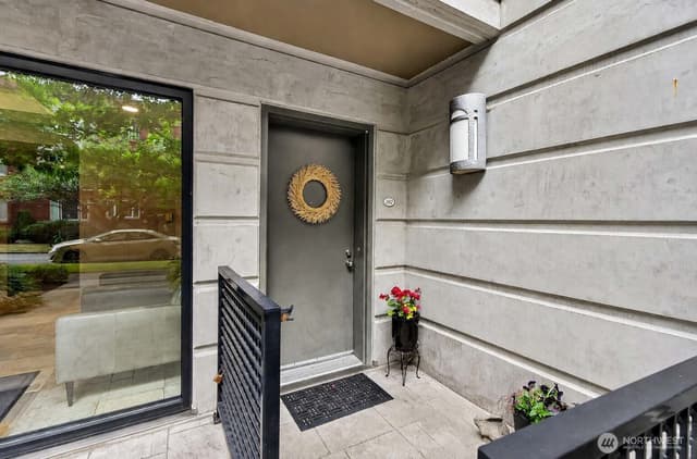 Property photo for 200 W Comstock Street #102, Seattle photo 3