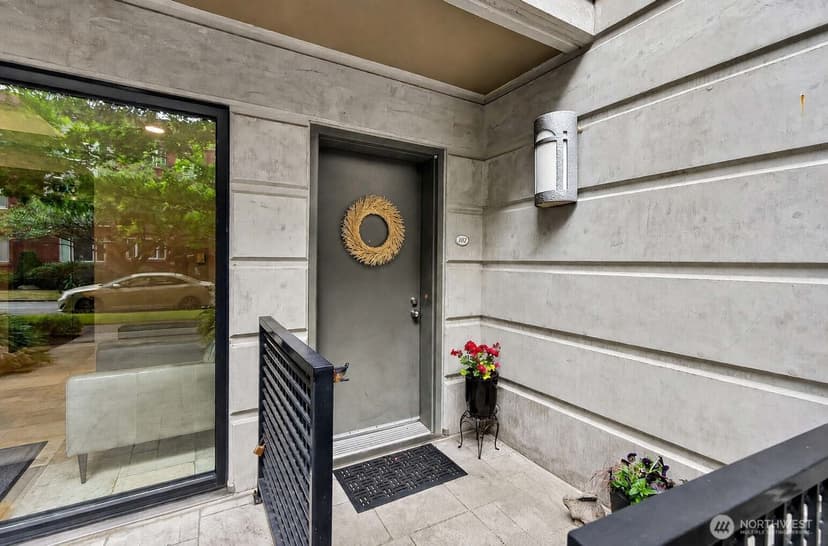 Property photo for 200 W Comstock Street #102, Seattle photo 3
