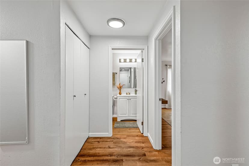 Property photo for 12727 NE 116th Lane #F7, Kirkland photo 15