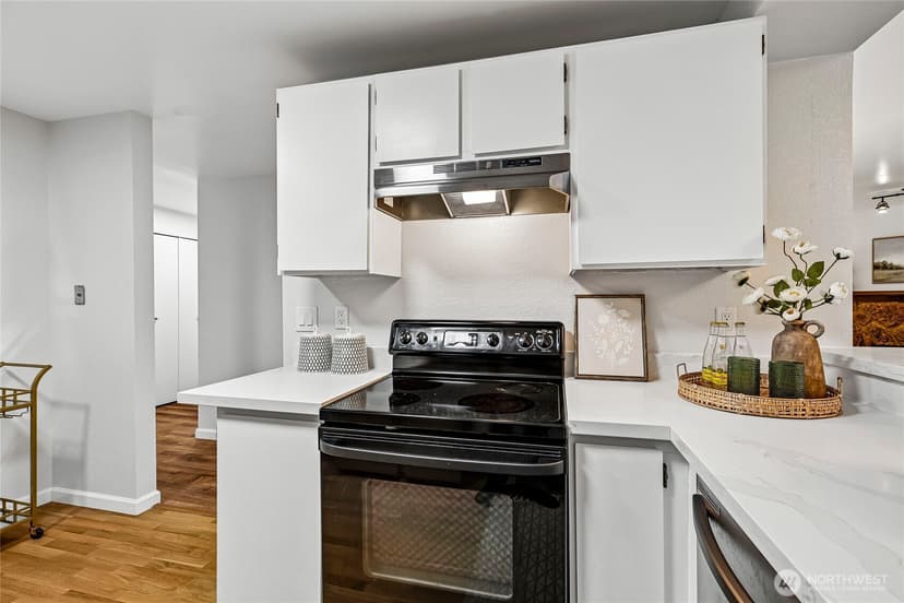 Property photo for 12727 NE 116th Lane #F7, Kirkland photo 12
