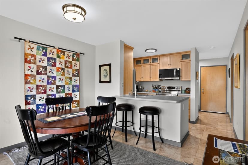 Property photo for 2920 Alki Avenue SW #409, Seattle photo 10