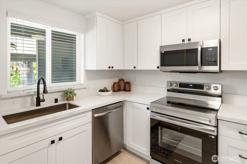 Property photo for 11114 NE 125th Lane #G326, Kirkland photo 6